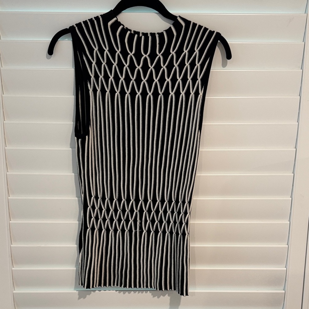 White House Black Market Black and White Patterned Top